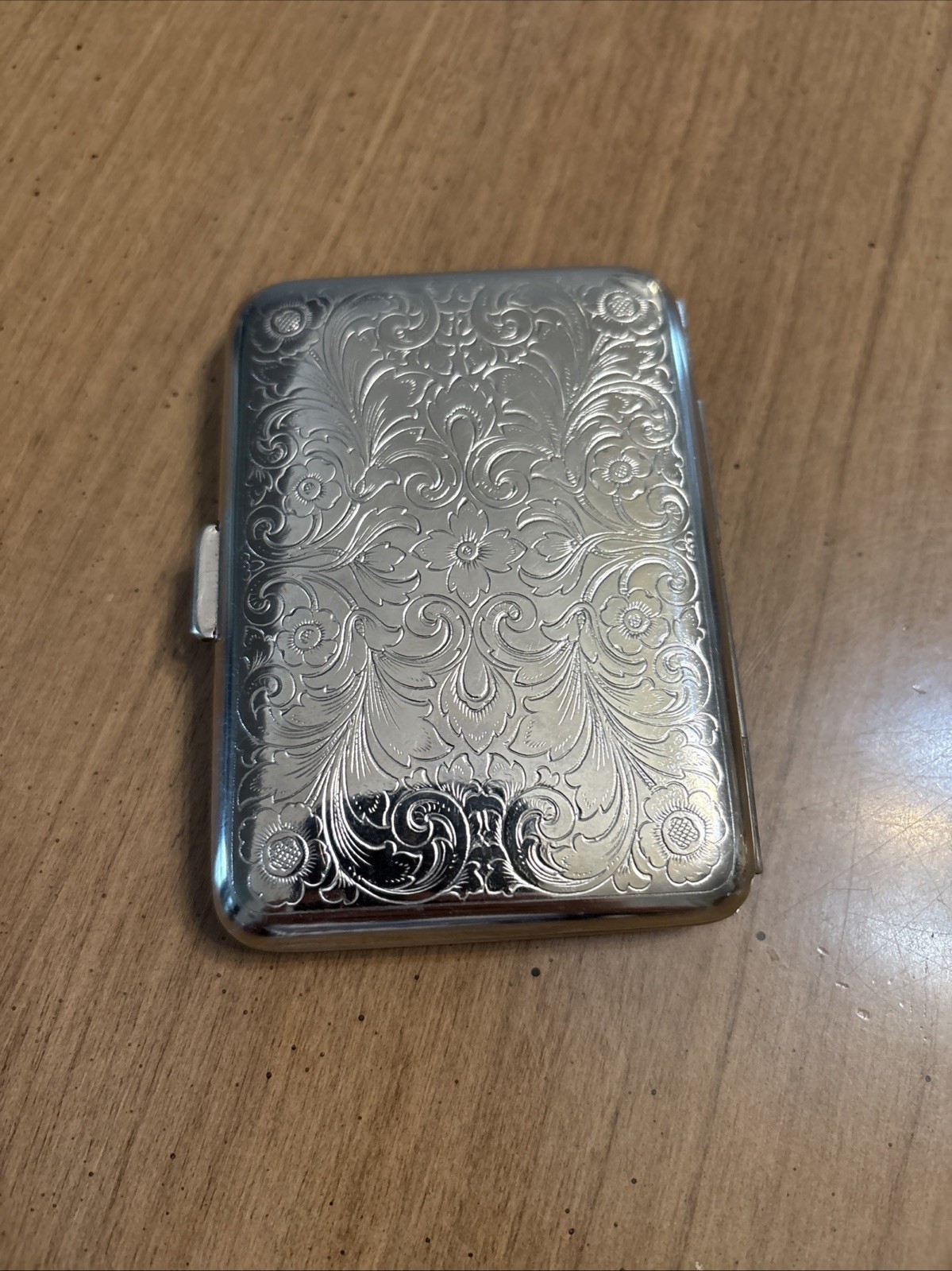 Silver Victorian Scroll 2-Band I.D. Case Business Credit Card Holder, Cigarettes