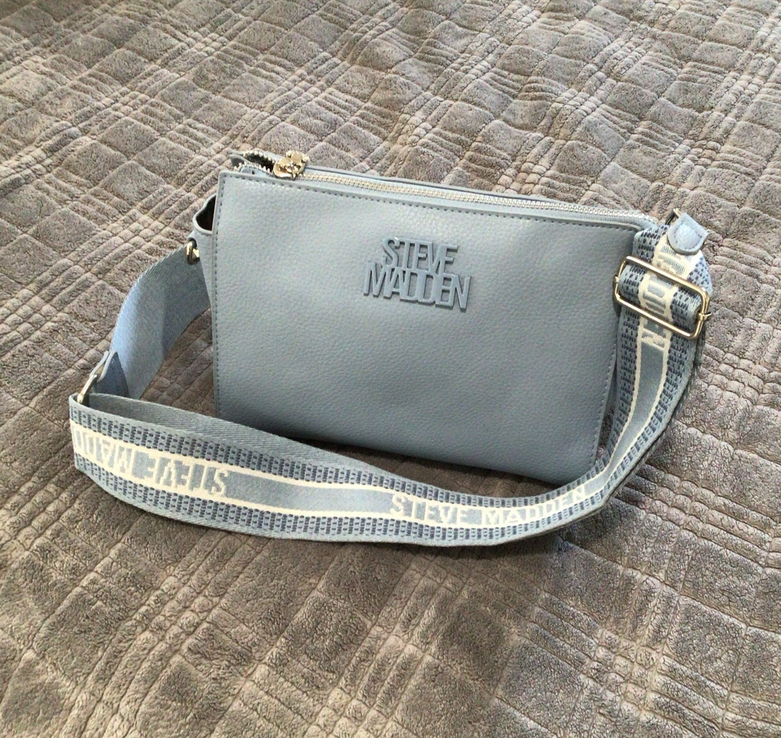 Steve Madden Blue Pebbled Small Crossbody Zip Bag Logo Strap Detachable