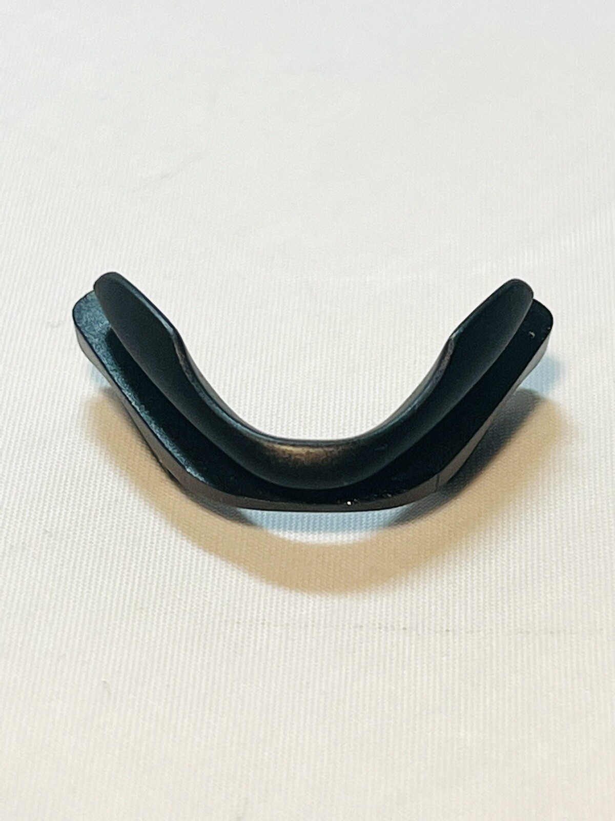 NEW OAKLEY EVZERO SUNGLASSES BLACK NOSE BRIDGE REPLACEMENT PARTS AUTHENTIC PAD