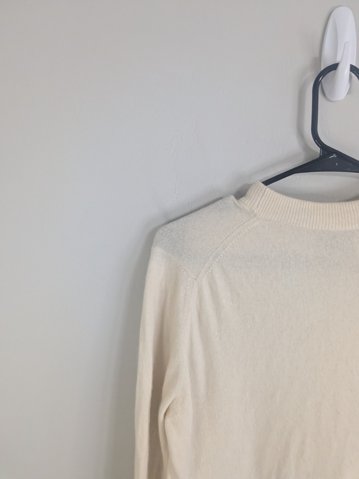 White Of Hawick Sweater Women’s Medium Beige 100% Cashmere Pullover Long Sleeve