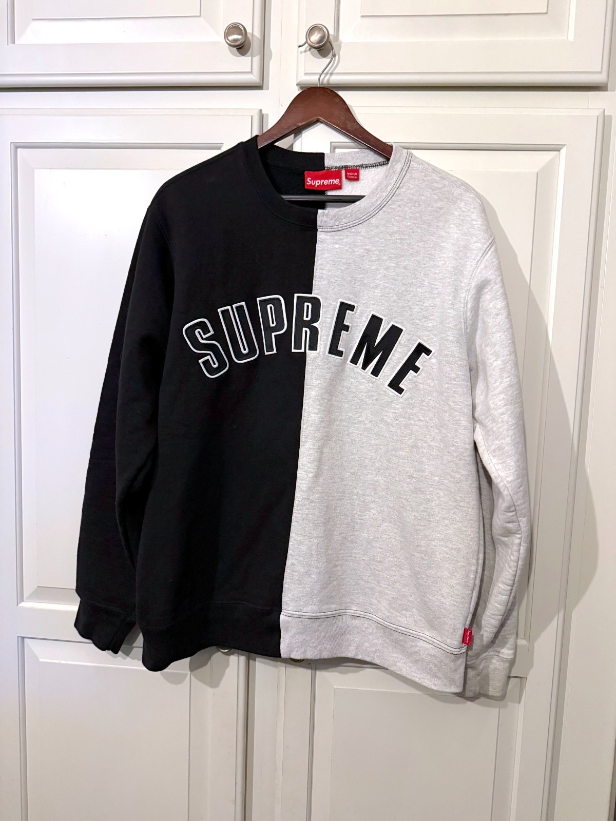 NEW Supreme Split Crewneck Sweatshirt Black/Gray FW18 Size Medium M