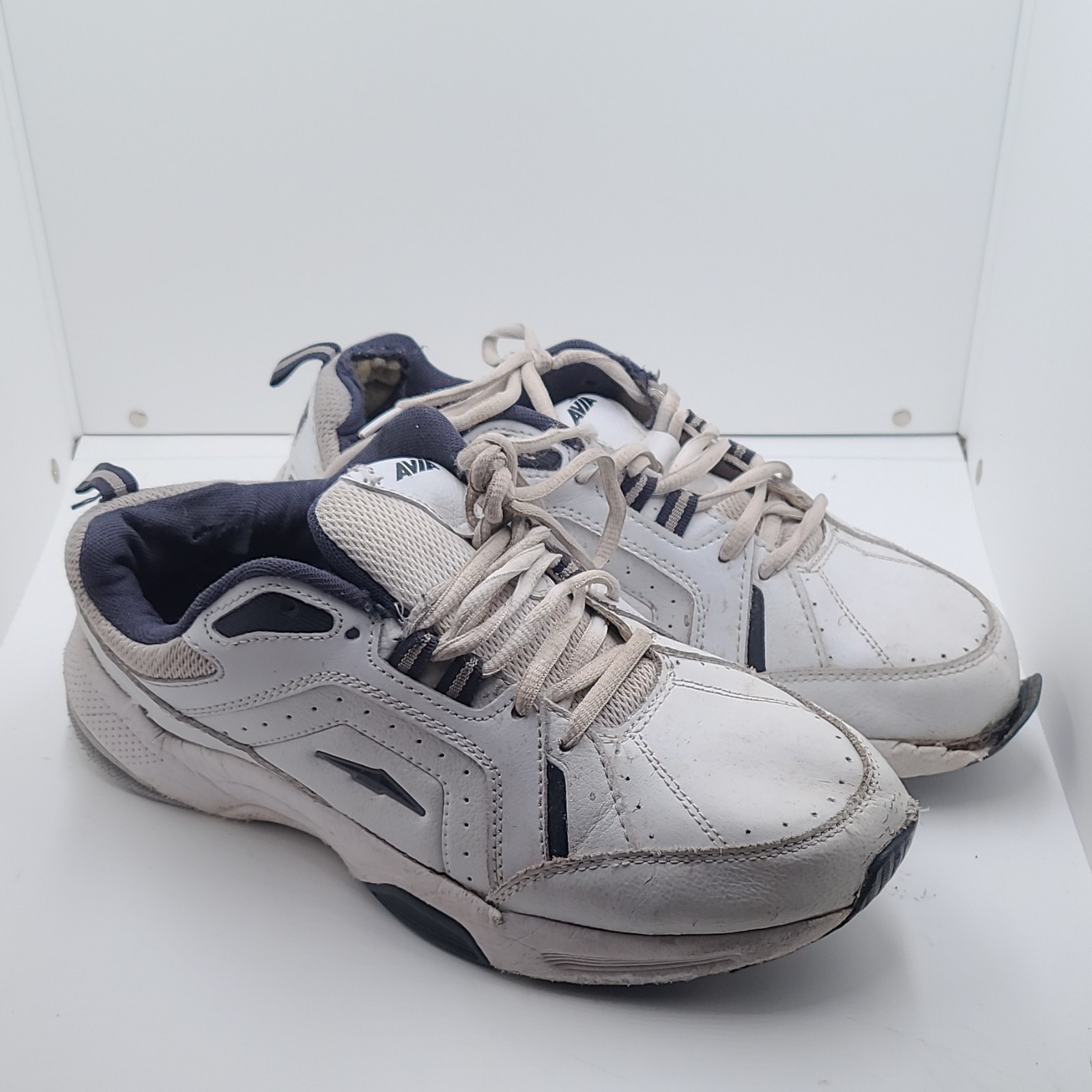 Avia Men’s Low Top White/Navy Lace-Up Solid Athletic Sneakers