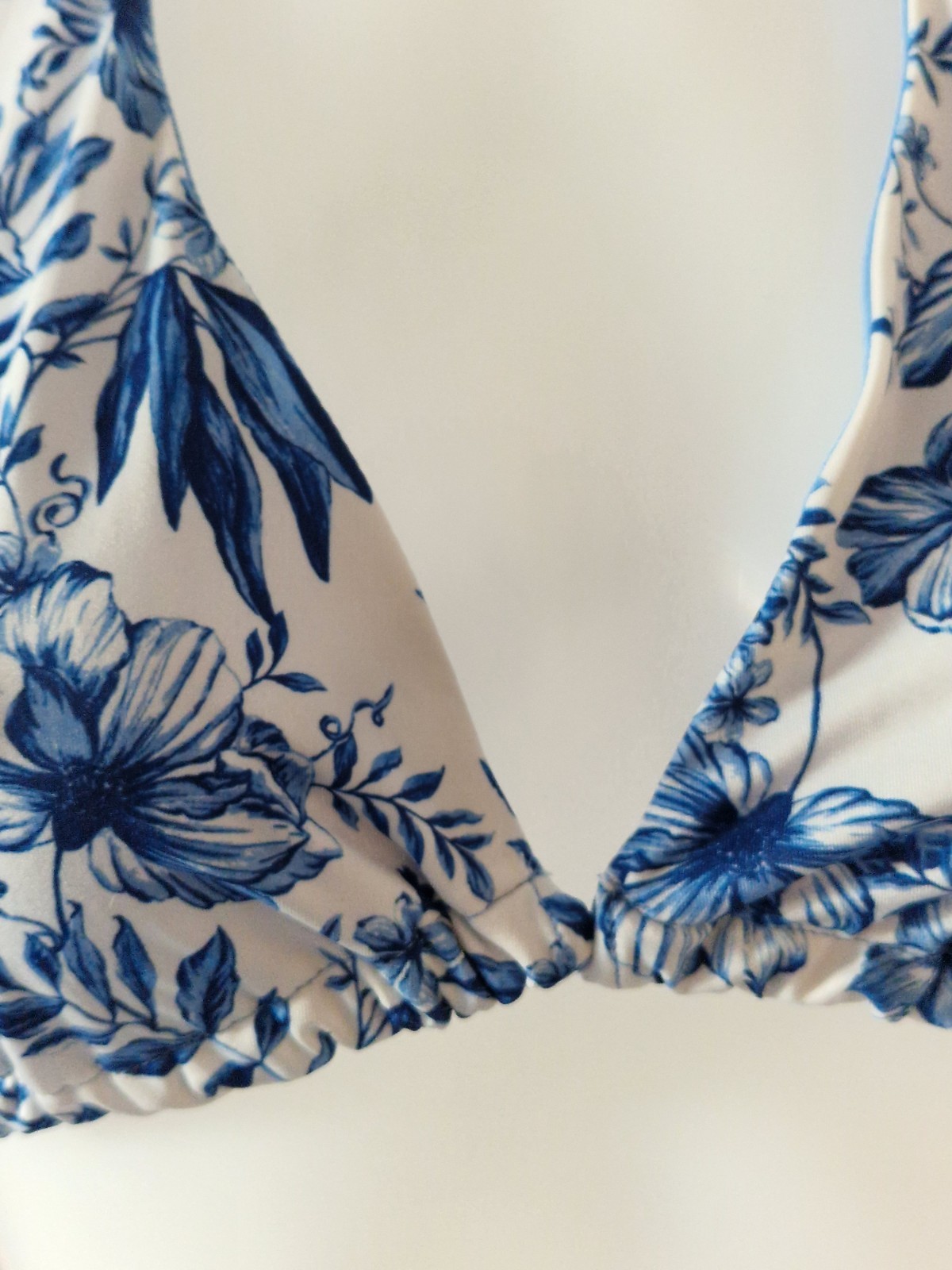 14 Bikini Top Halter Neck Fully Lined Blue Floral