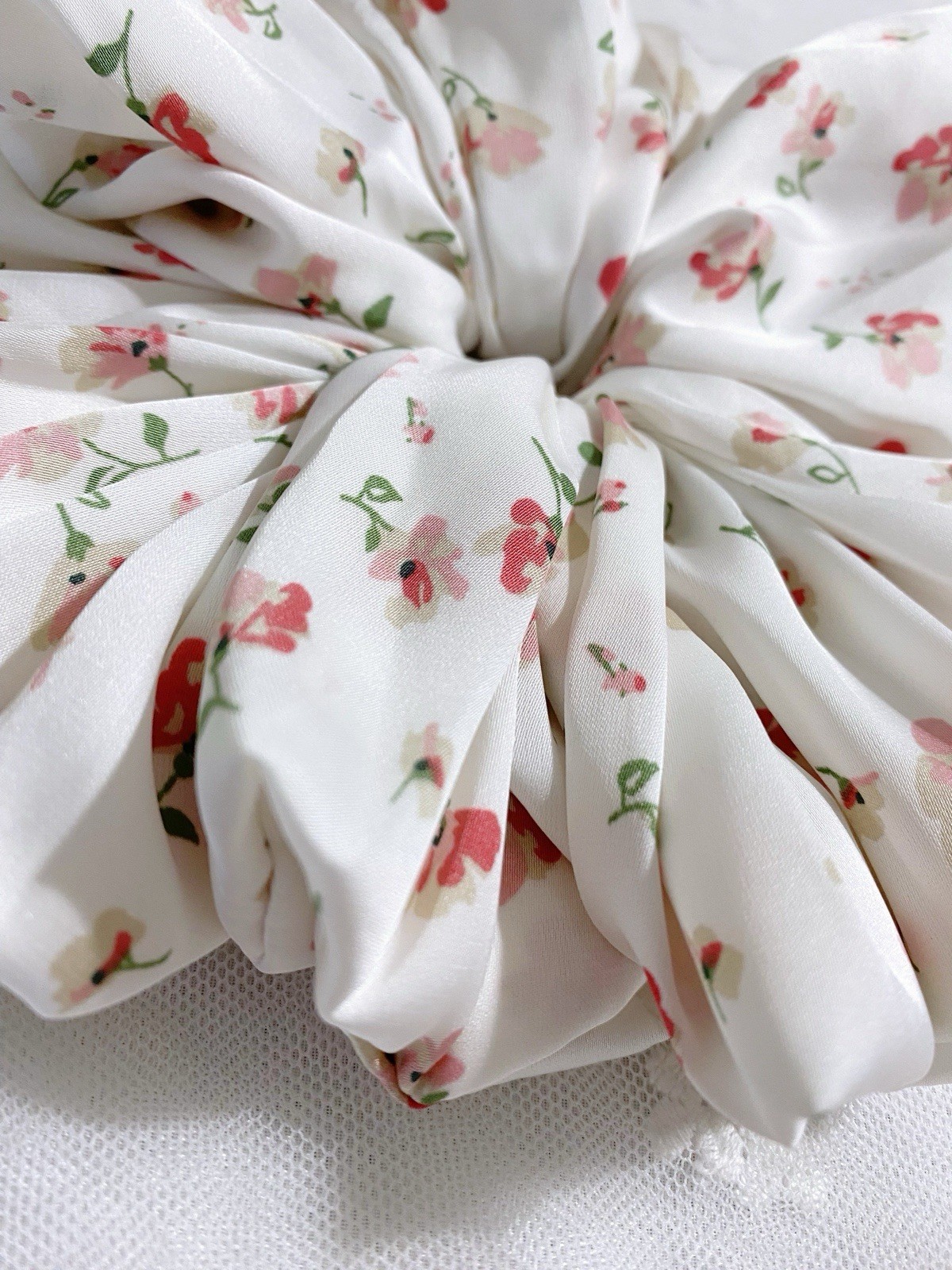 [US Seller] Random 4pcs Handmade Medium Large Size Classic Floral Hair Scrunchie