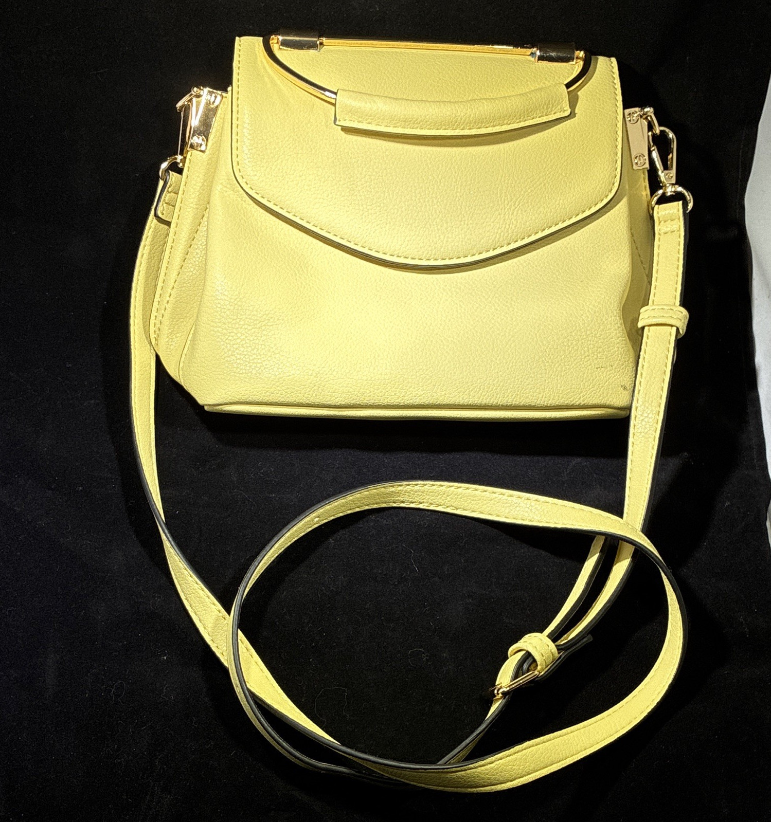 Urban Expressions Yellow Pebbled Small Crossbody Bag, Gold Hardware, Magnetic