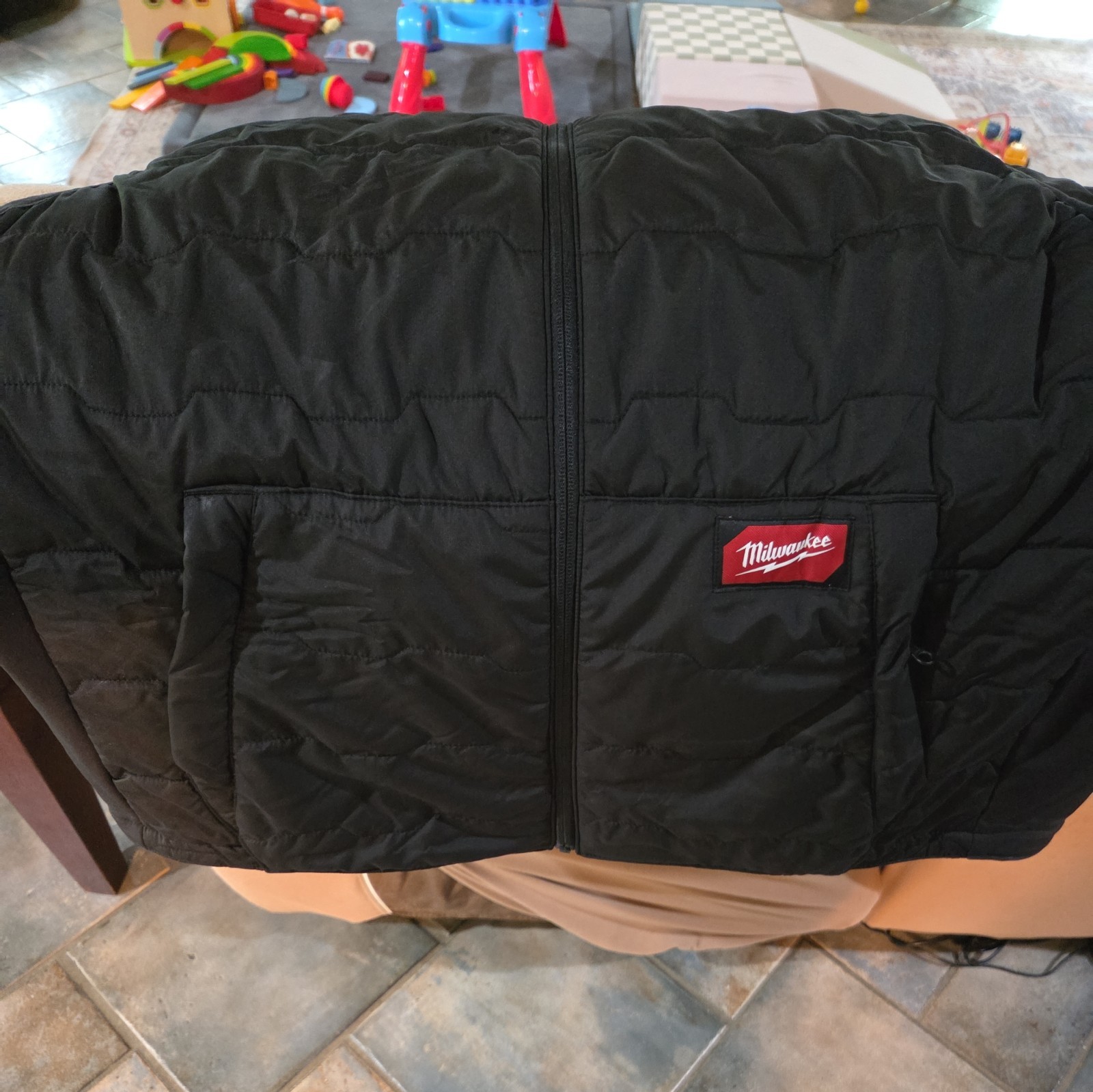Milwaukee Men’s X-Large Black FREEFLEX Lightweight Insulated Vest