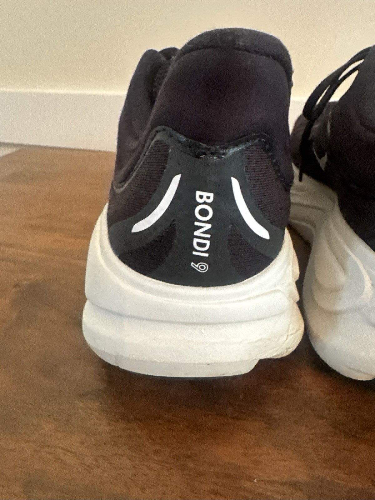Hoka One One Bondi 9 BWHT White Black Running Shoes Sneakers Women’s Size 11B