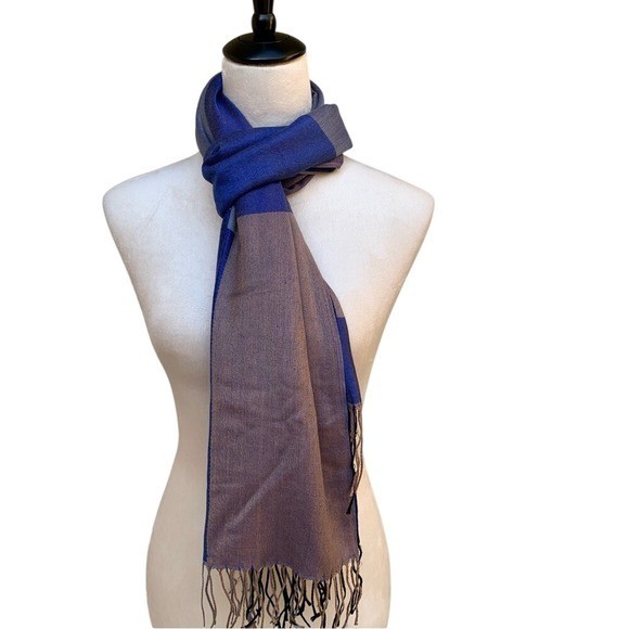 PASHMINA. NWOT. Blue/Gray/Tan/Black Block printed Shawl/Wrap. 67X27.