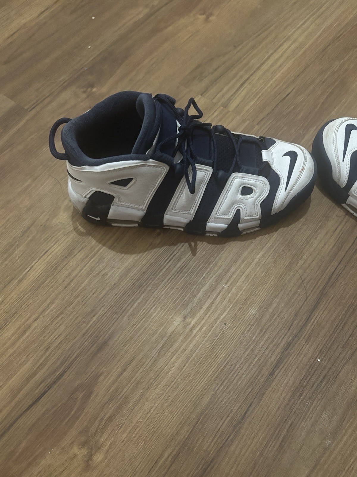 Nike Air More Uptempo Men’s Mid Top Leather Lace Up Sneakers White Navy