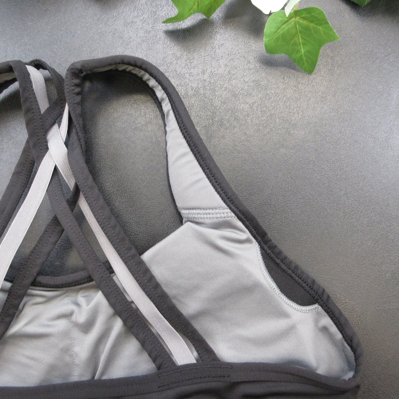AVIA Women’s Sports Bra Black Size M Strappy Back Wireless Polyester Spandex