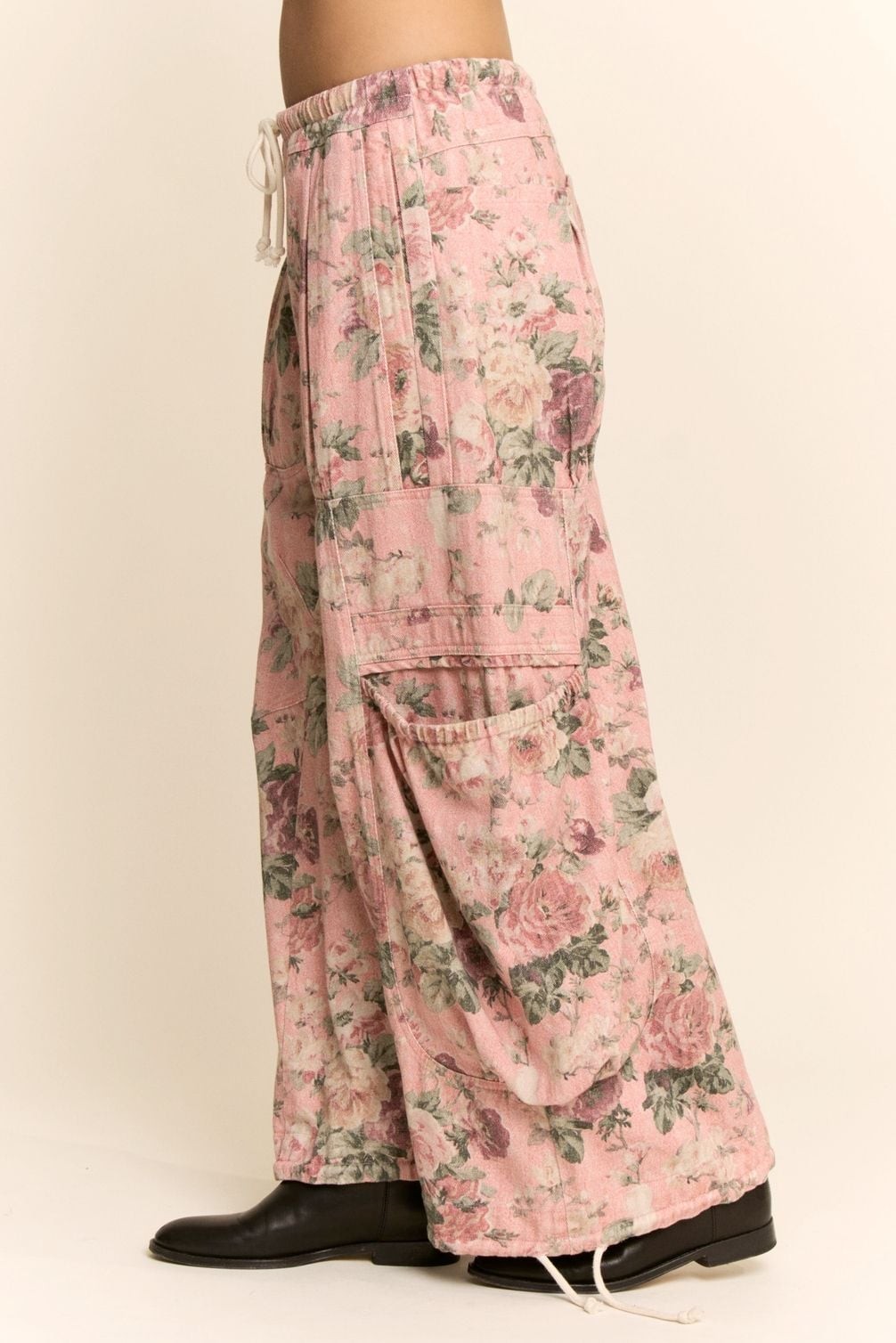 Davi & Dani Cropped Pink Denim Floral Big Pocket Cargo Barrel Pants Size Large
