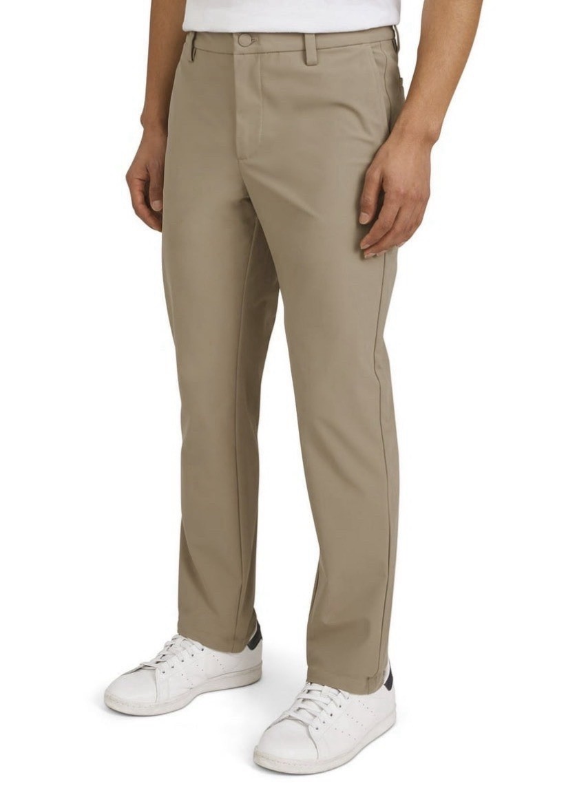 Dockers Men’s Tech Chino Pants Size 32 x 30 Khaki NEW