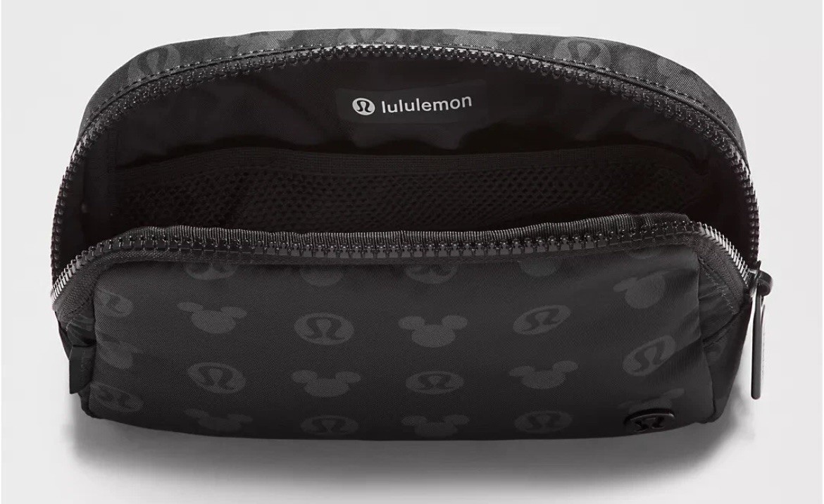 ❤️LULULEMON DISNEY EVERYWHERE BELT BAG 1L CLASSIC BLACK MICKEY NWT❤️ RETIRED