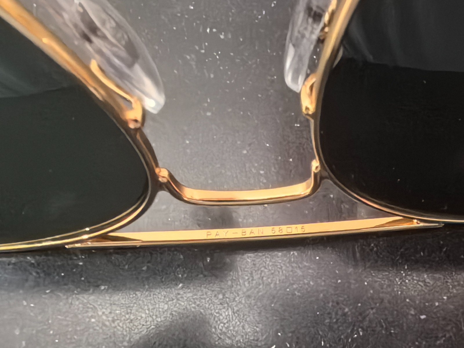Ray-Ban RB3136 001 Caravan Gold Frame G-15 Green Lenses Sunglasses