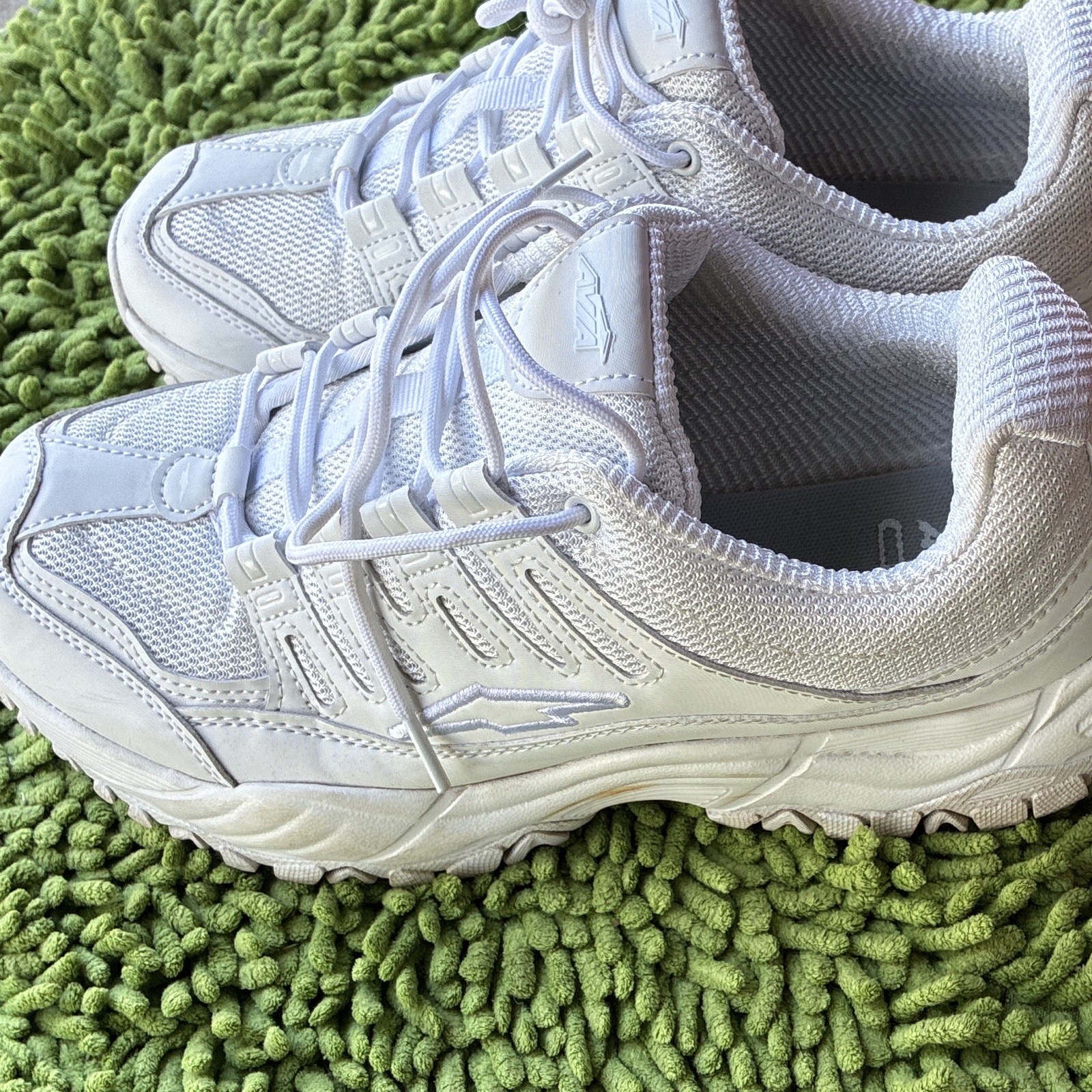 Avia Women’s White Low Top Lace-Up Athletic Sneakers Fabric Upper WWAV21ES043L