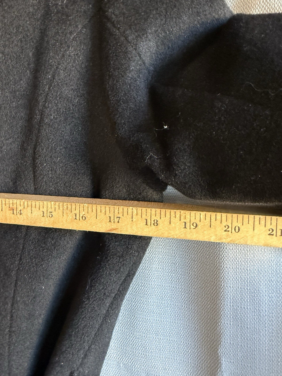 WHITE HOUSE BLACK MARKET ROSE BISQUE 48% Wool, 28% Angora Black Coat SZ S