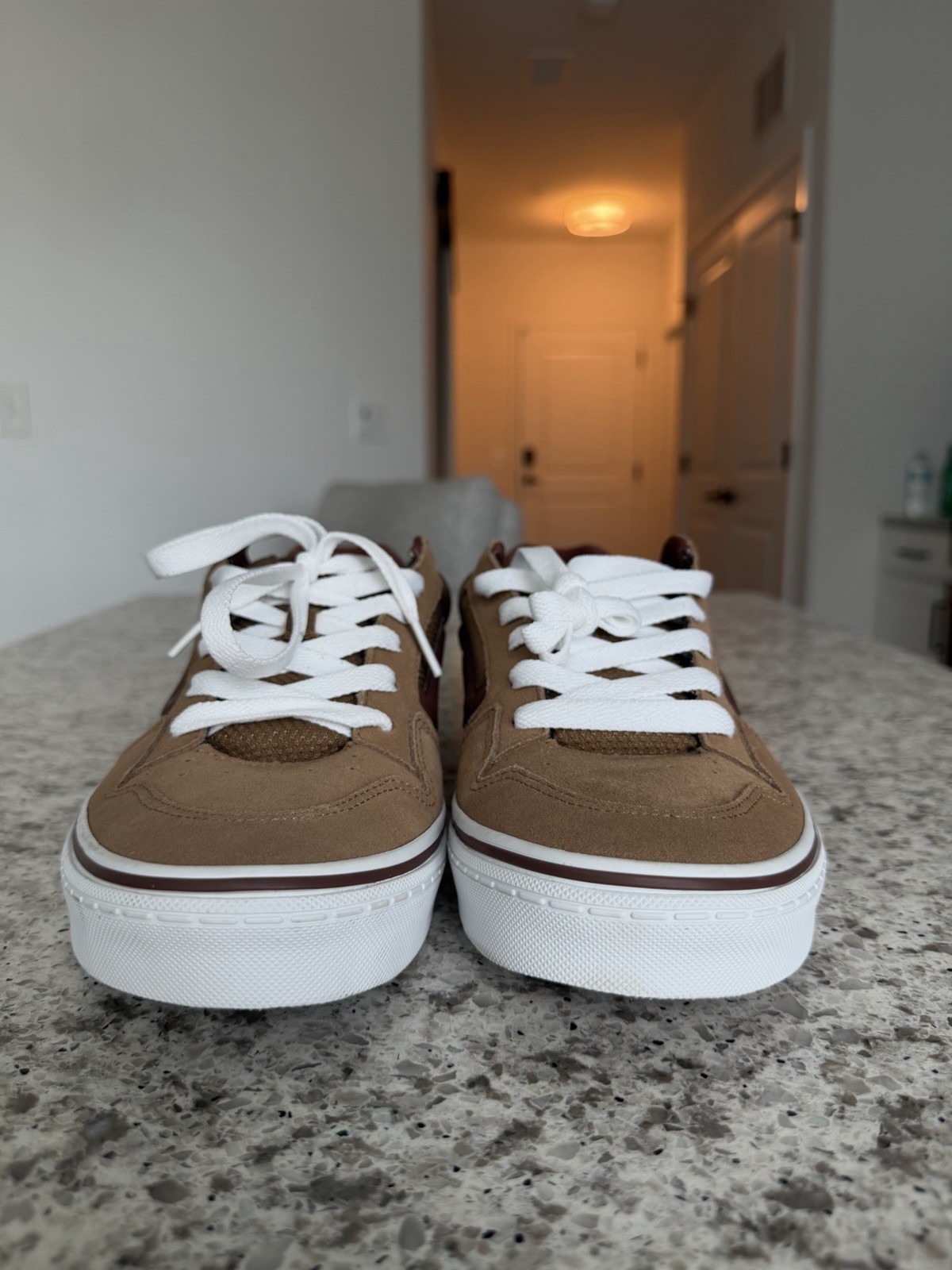 VANS Mens Suede Low-Top Lace-Up Sneakers Brown/White US 11.5 Model 500714