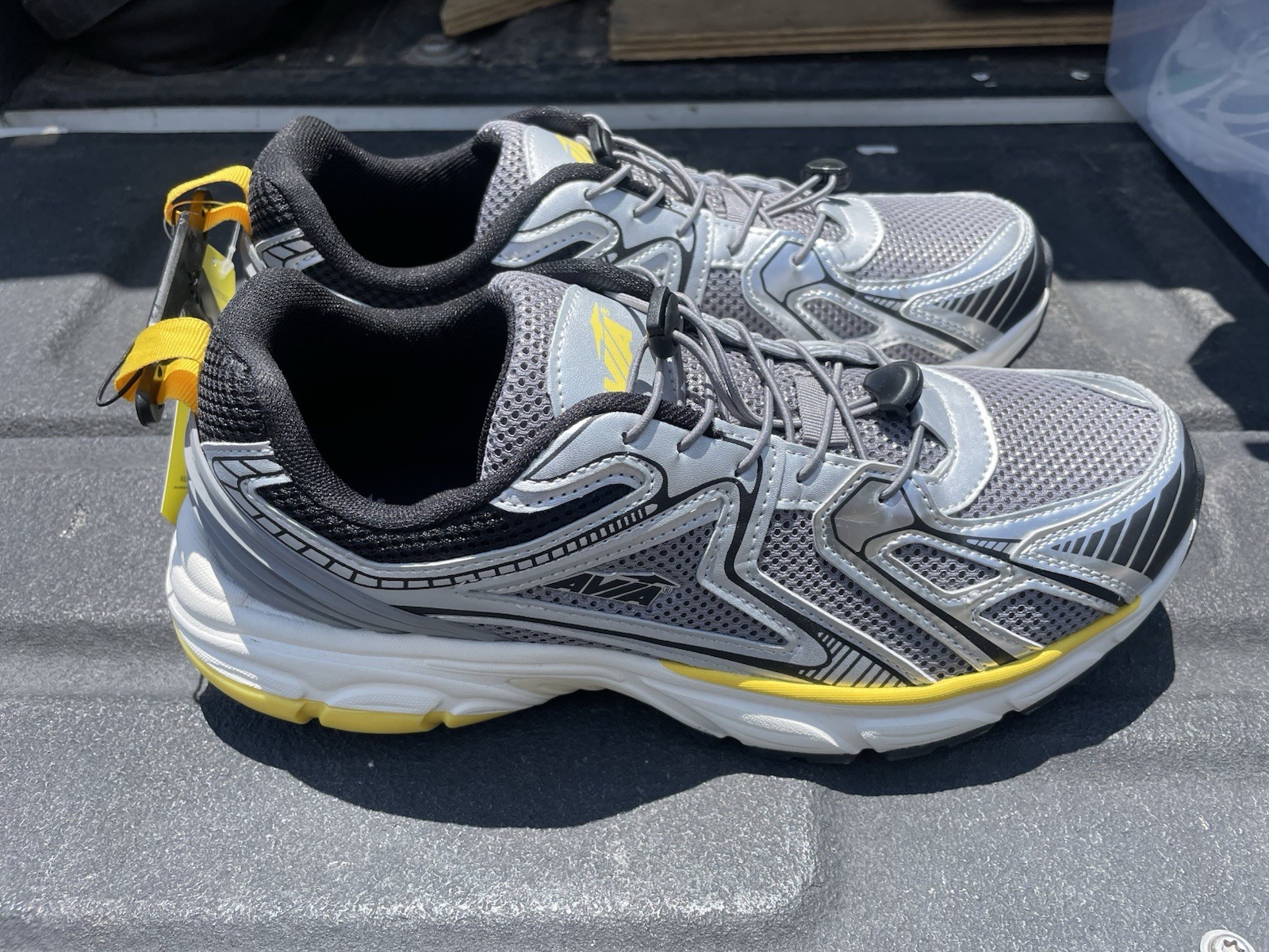 Avia Bungie’s Running Trainer Shoes Yellow Silver Men’s Sz 11