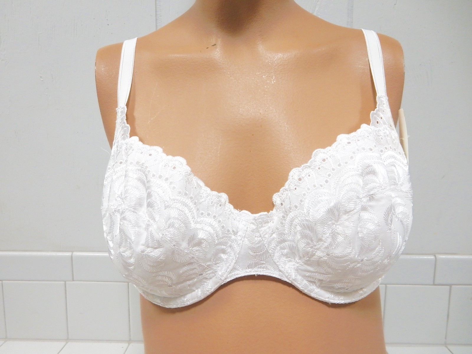 LOVABLES LACE BRAS FROM THE MAKERS OF BALI STYLE #L104, SIZE 38C *BUYER GETS 2*