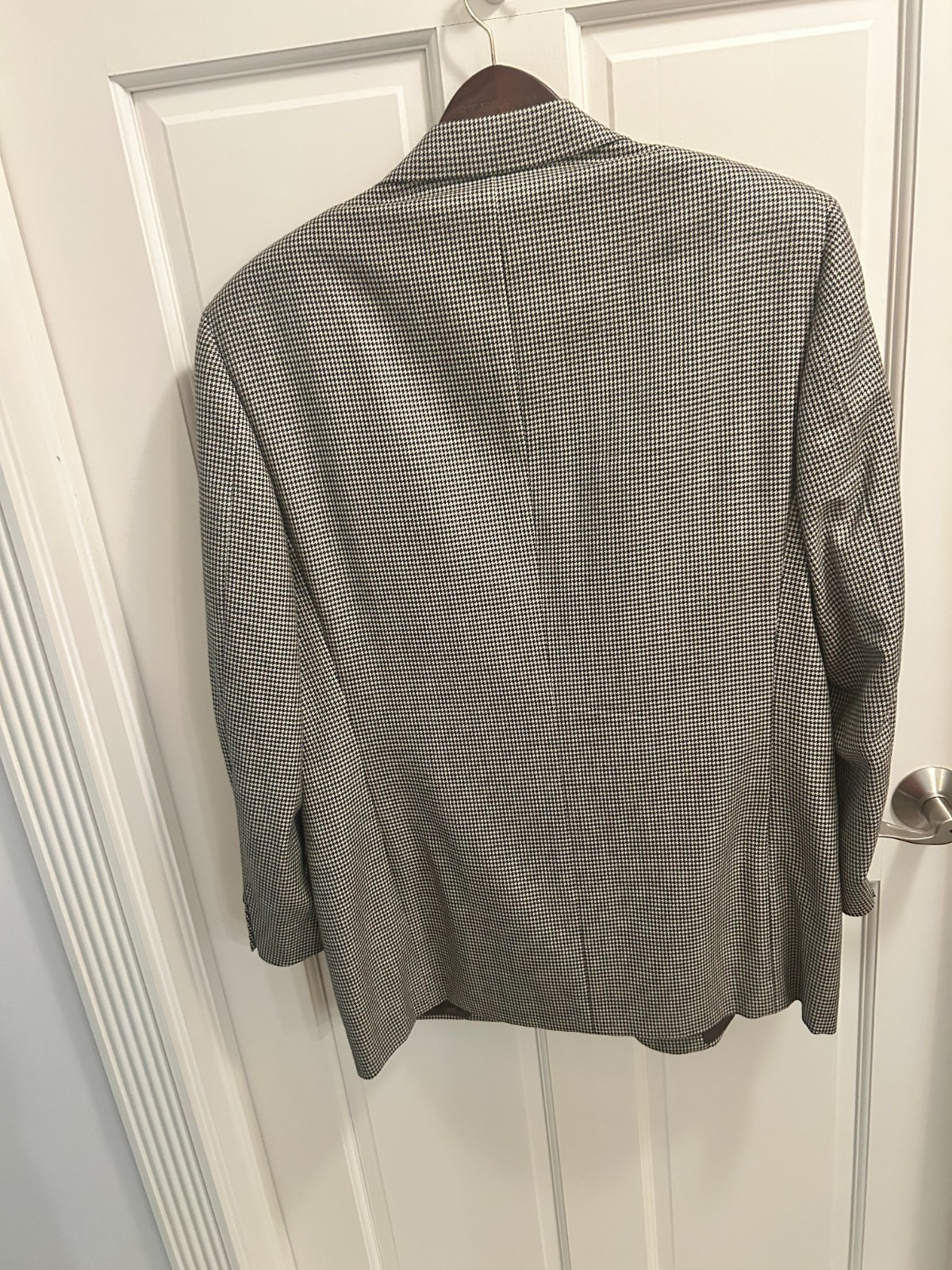 Men’s Canali 2 Button Sports Coat Size 40R in Gray Hounds Tooth
