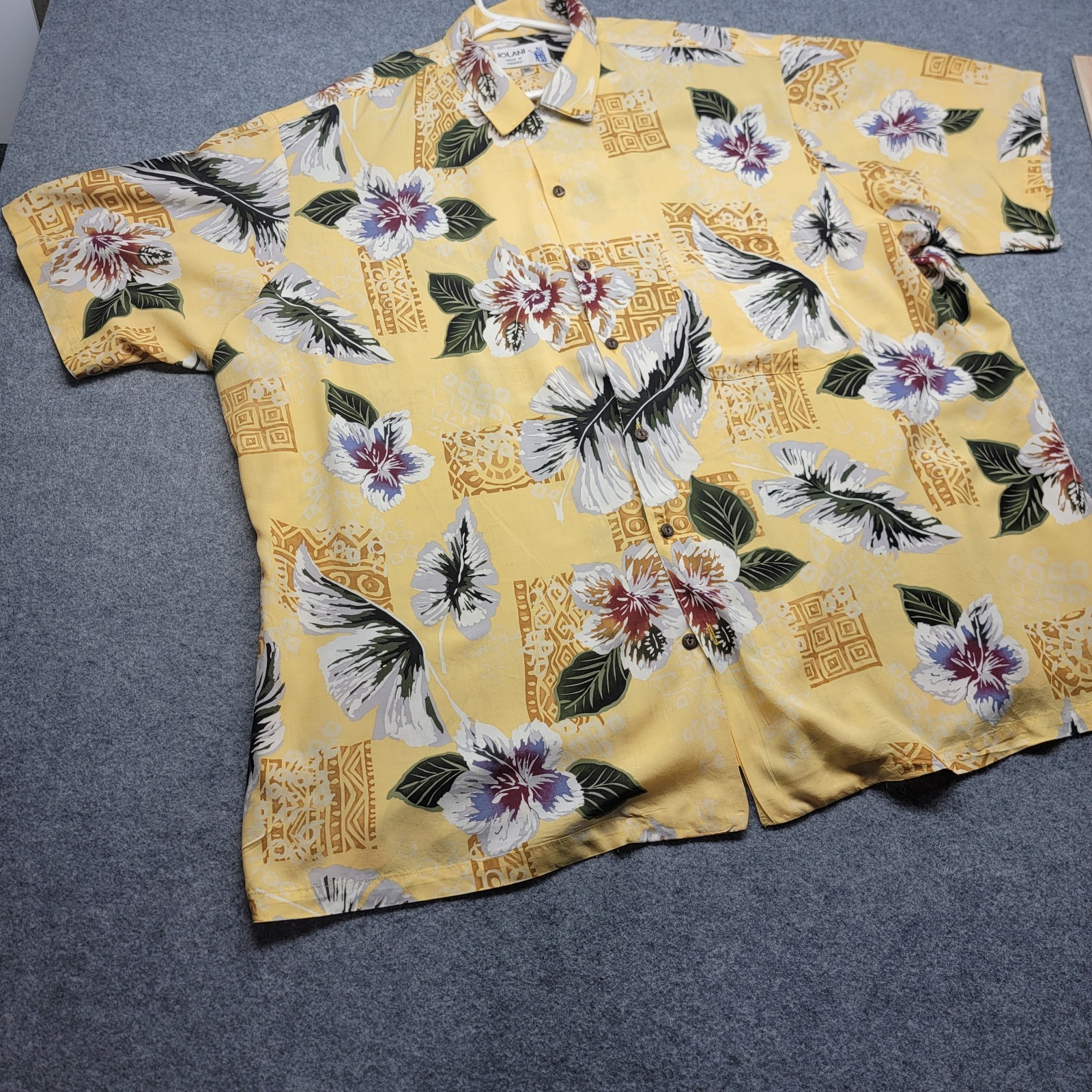 Iolani Hawaiian Vintage Adult 3XL Yellow Rayon Floral Button Up