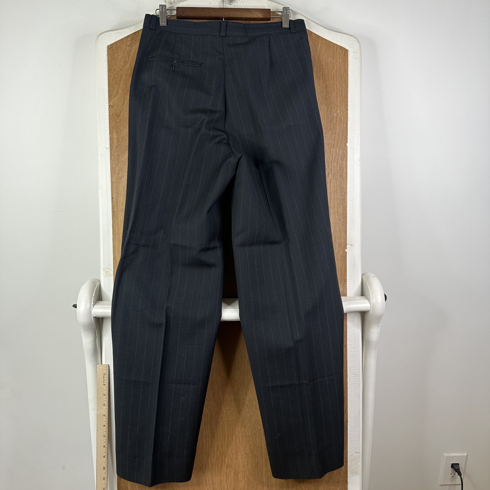 VTG Double Breasted Suit Mens 42R Gray Pinstripe Wool Pants 30×32 Canvased Retro