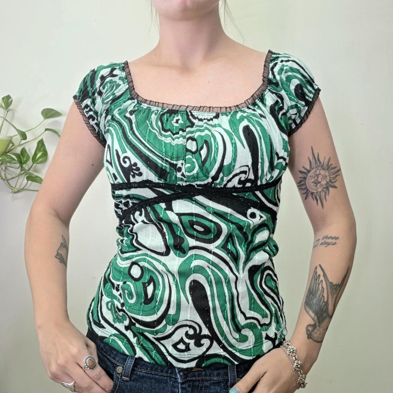 2000s Y2K babydoll Funky Swirl patterned top Kelly Green & Black Size S