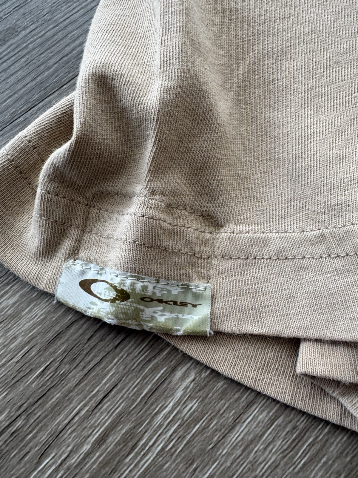Vintage Y2K Oakley Software Center Logo T Shirt Tan Earth Tone Size