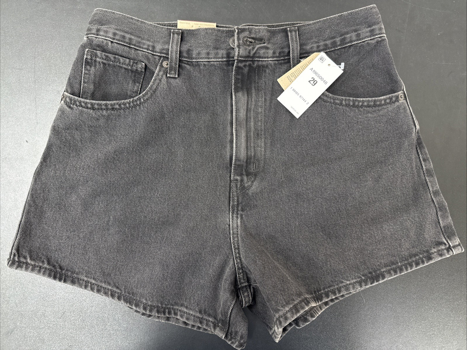 Levi’s Women’s High-Waisted Relaxed Fit 5 Pocket Cotton Denim Mom Short Size 29