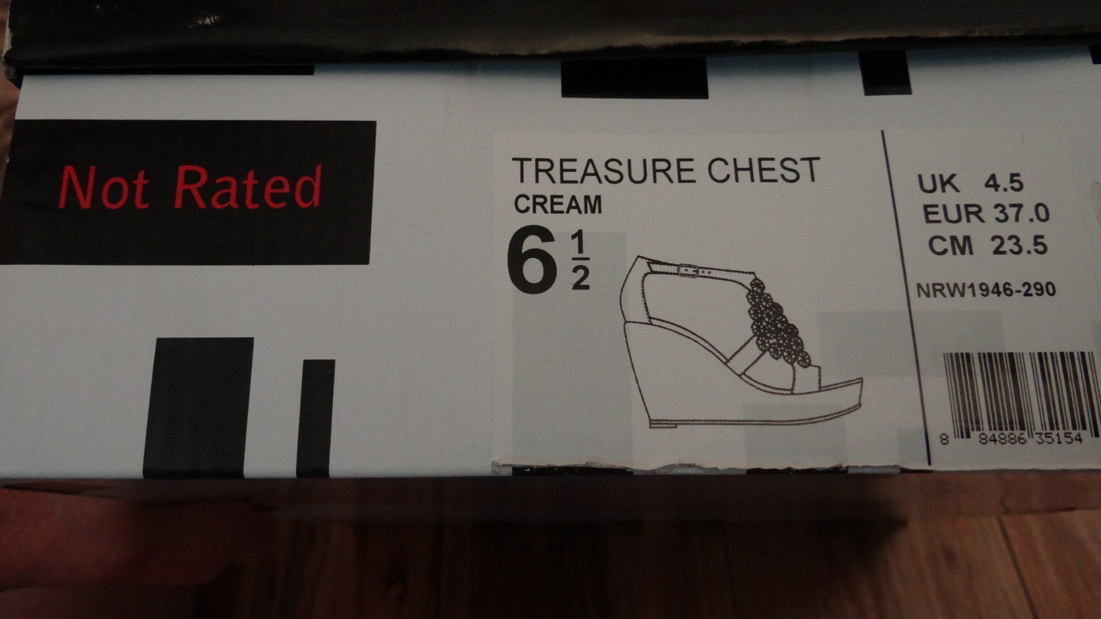 Not Rated Treasure Chest Cream Rhinestone Wedge Sandals 6.5M w Box
