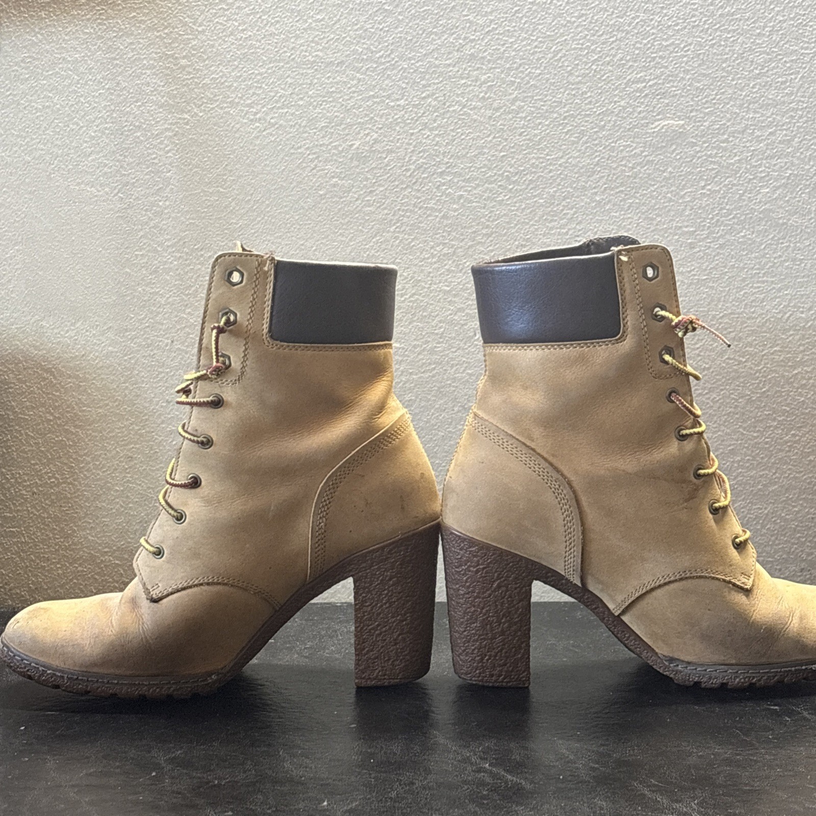 Timberland Women’s 6 Inch Waterproof Boots Size 9US
