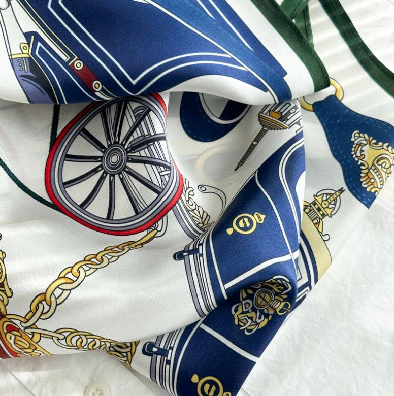 100% Silk Mulberry 90X90cm Scarf For Women Neckerchief Wrap White wheel Print