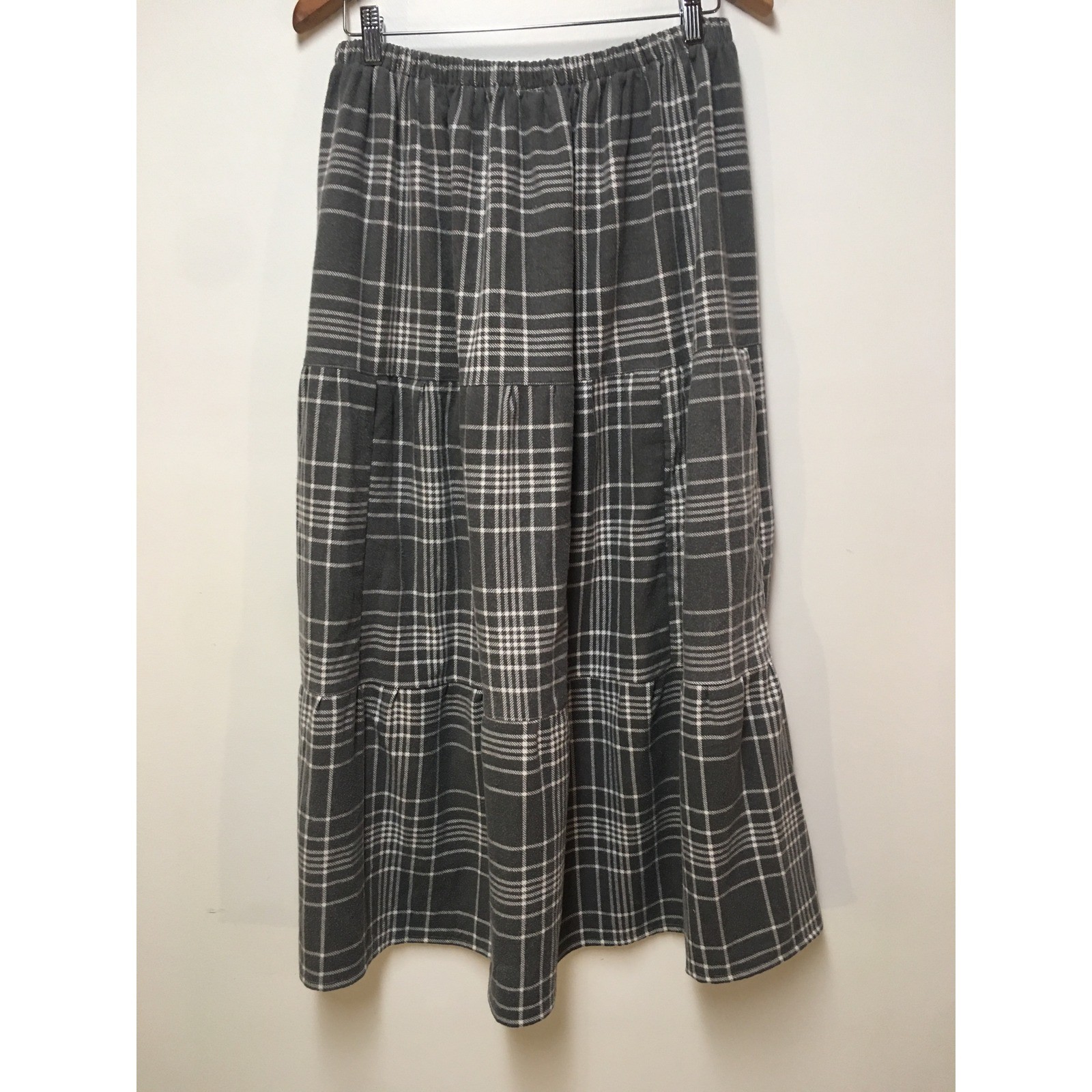 Flannel Women Maxi Skirt Medium Gray Plaid Heavyweight Tiered Mom and Pop’s Kids