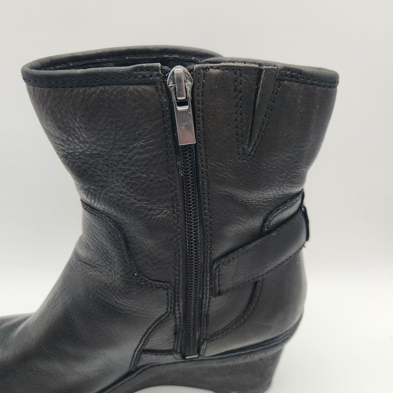 Clark’s Women’s Natira Kit Boots Size 10M Black Leather Upper Wedge Goretex