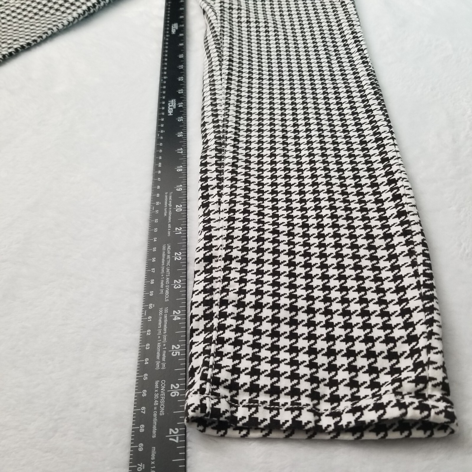 Iris Jeans Black and White Checkered Print Size 9 Pants Fast Shipping