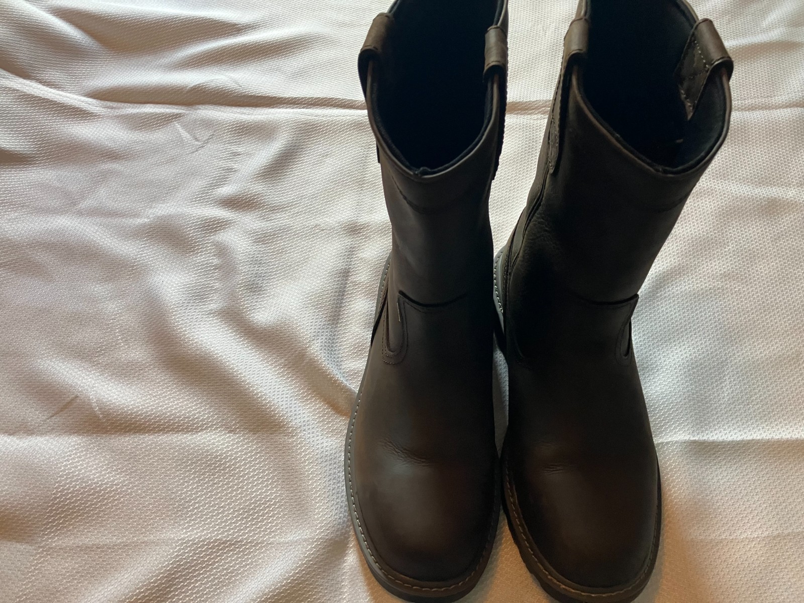Men’s Wolverine leather pull up work boots, sz 10, worn 3 times.