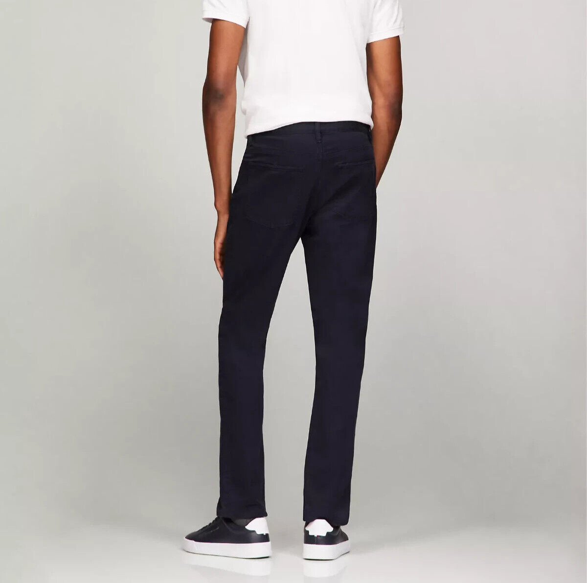 NWT Tommy Hilfiger Men’s Stretch Twill Straight Fit Pants Slimmer Hip and Thing