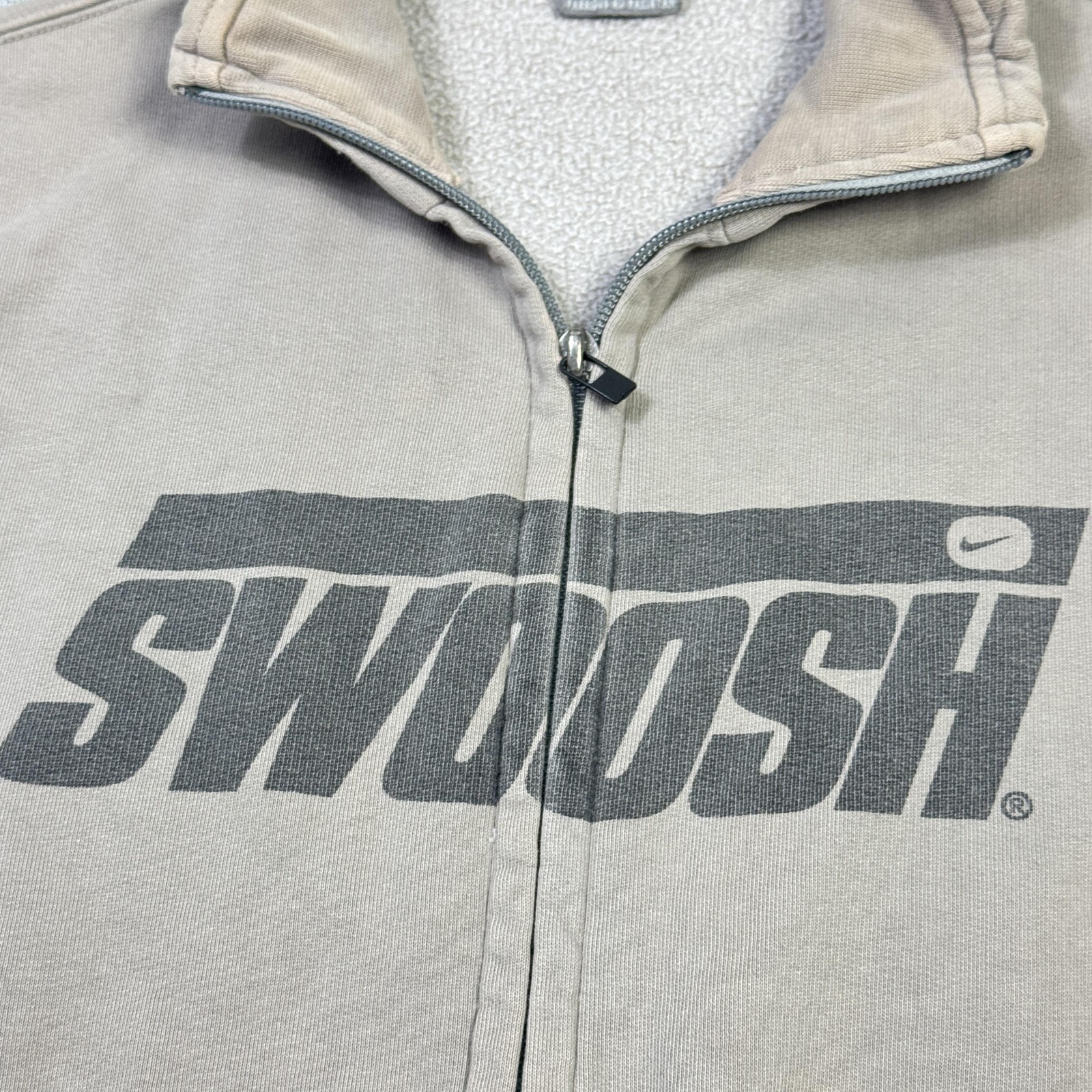 Nike Sweatshirt Mens Small Beige Full Zip Lined Insulated Pockets Graphic