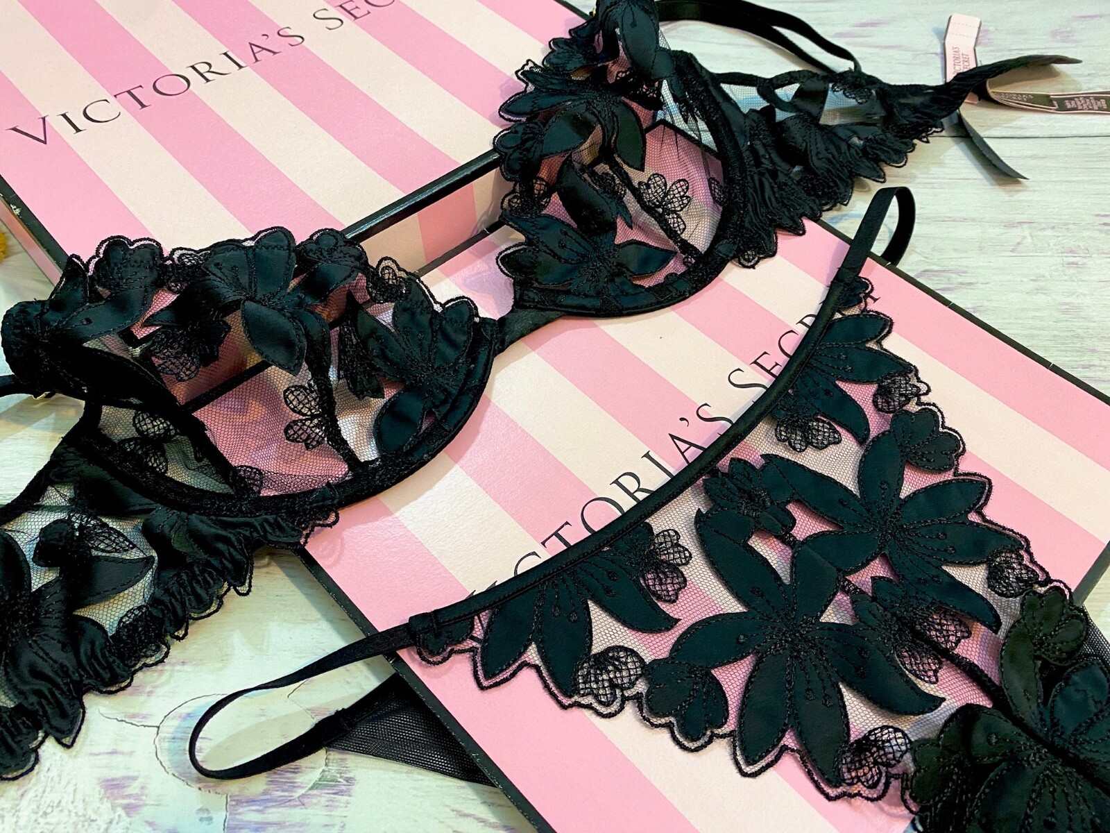 Victoria’s Secret LUXE Unlined Appliqué Embroidered Demi Brazilian Bra Set Black