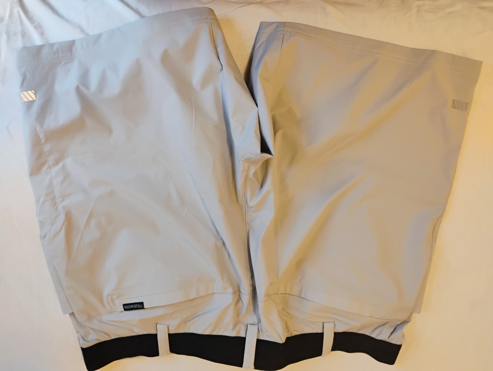 Truewerk Men’s Gray Cargo. Shorts. 2XL, 8L