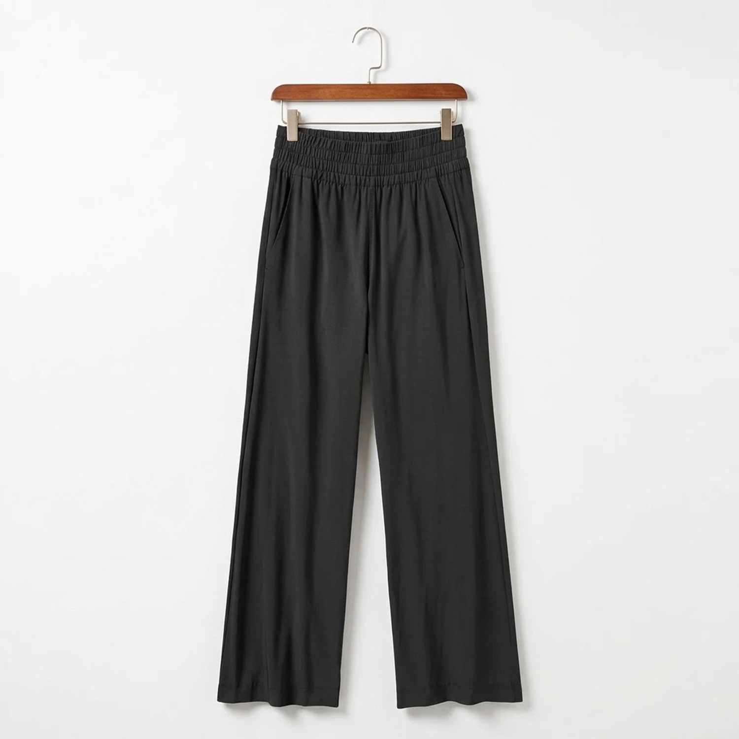 NWT Vuori Women’s Villa Wideleg Pant, Black, Regular, New