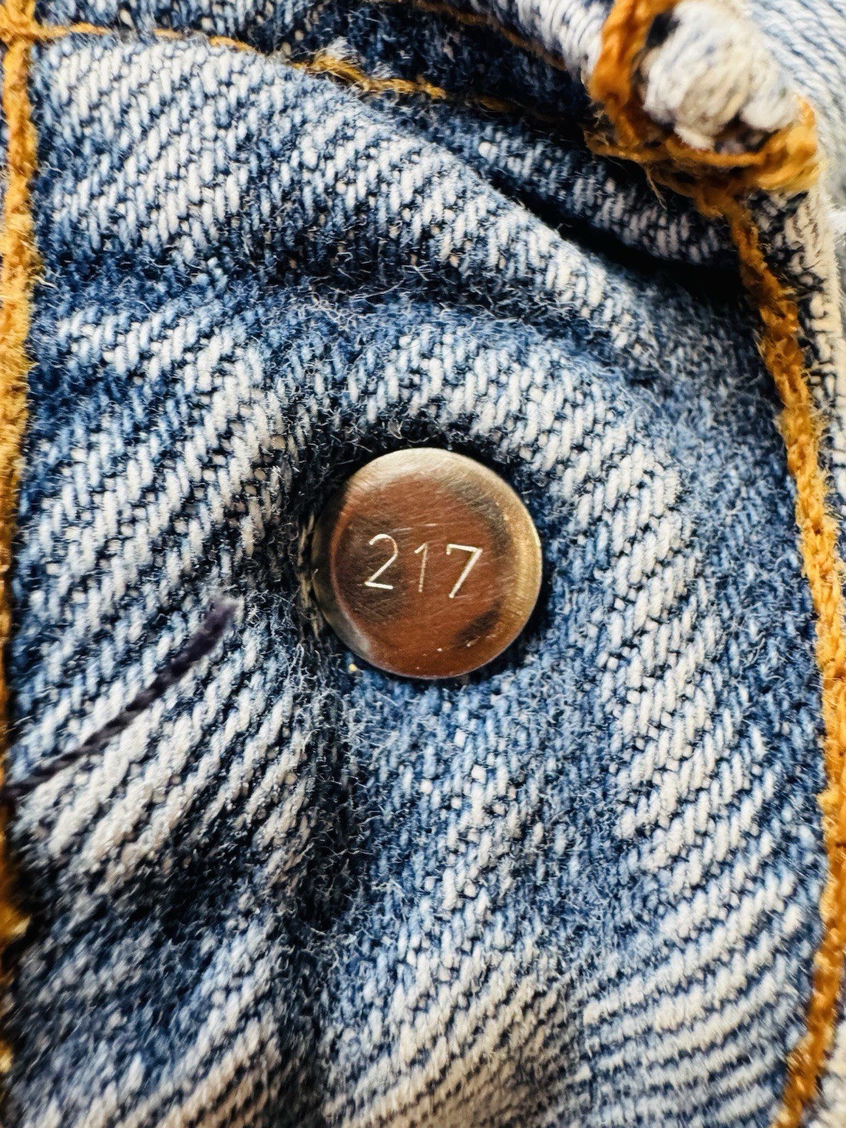 Levi’s Men’s Straight Leg Light Wash Blue Denim Jeans Regular Fit Button Zip