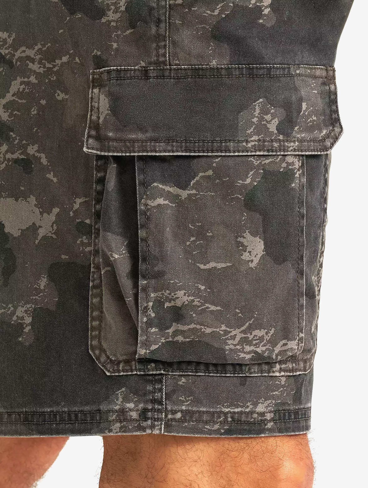 Men’s Wrangler Relaxed Fit 10 in. Cargo Shorts w/ Stretch Olive Camo CHOOSE SIZE