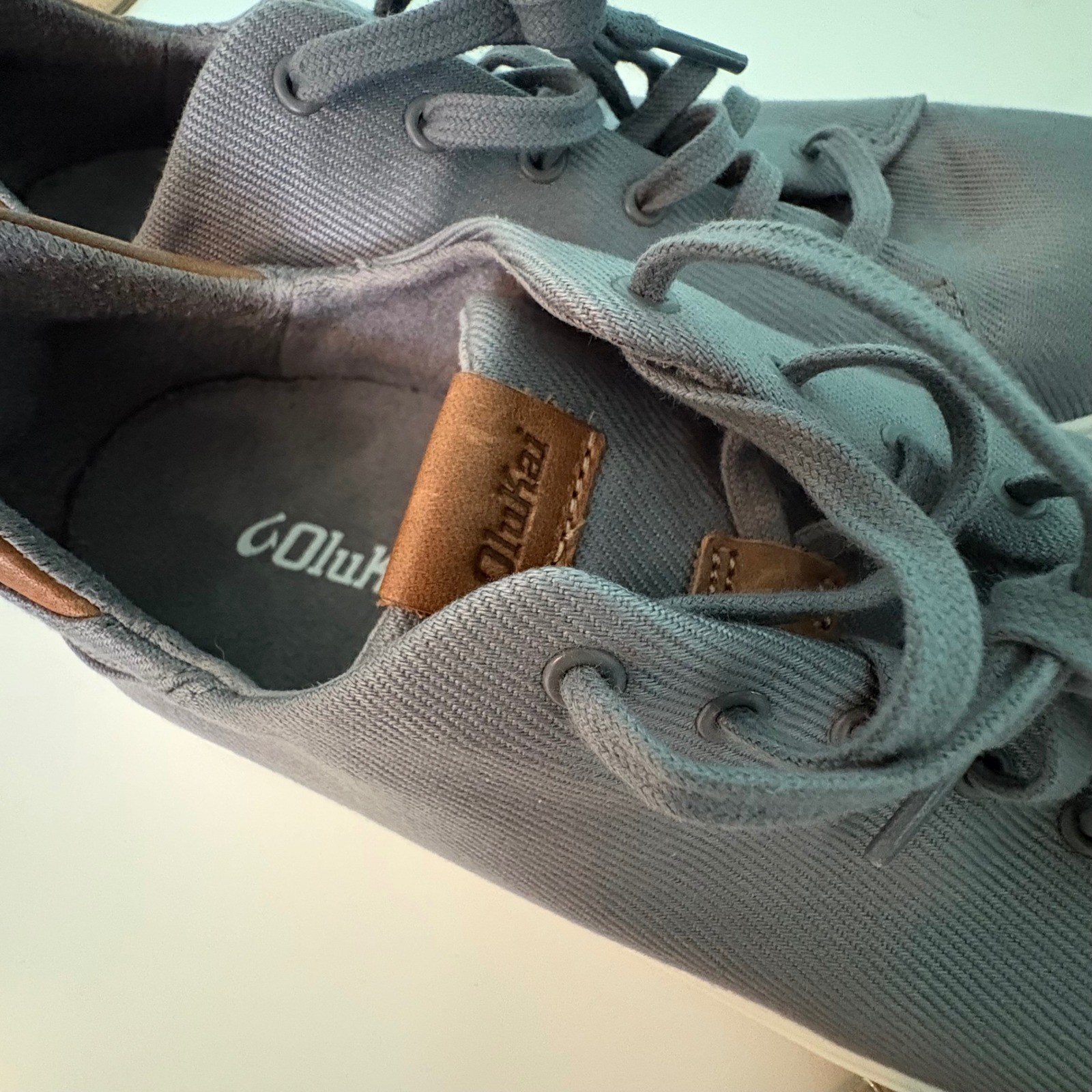 OluKai Lae’ahi Li Mens Size 10 Shoes Charcoal Gray Canvas Comfort Sneakers