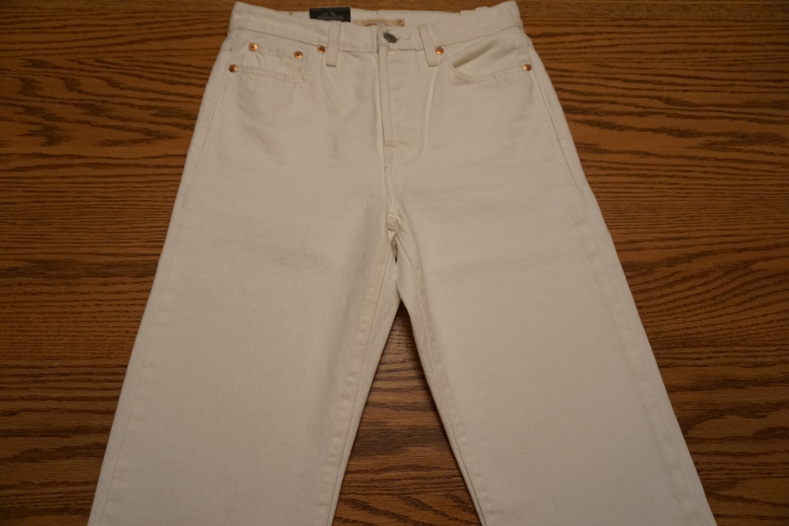 NWT WOMENS LEVI JEANS Multiple Sizes Wedgie Straight High Rise White Premium $98