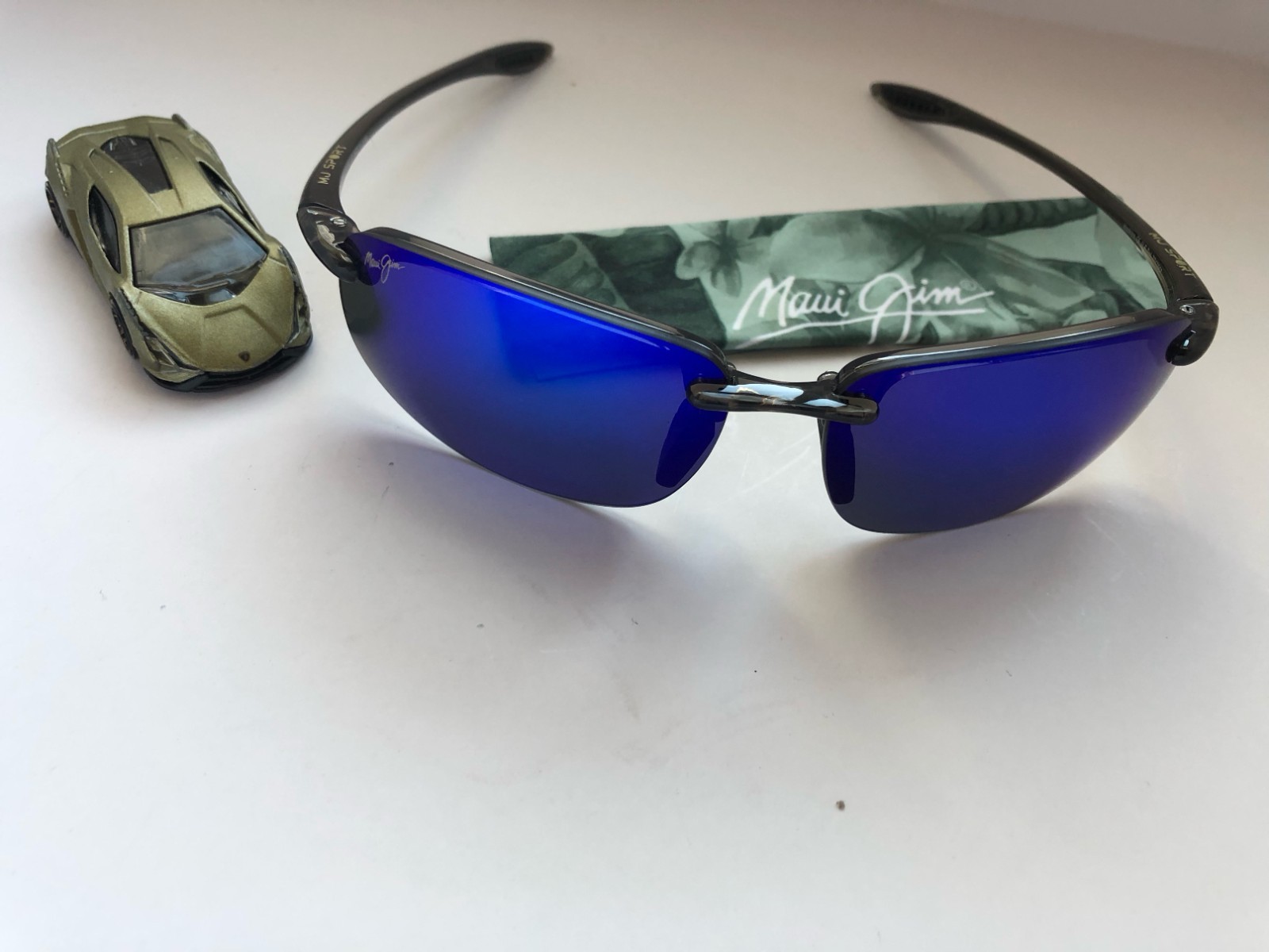 Maui Jim B407-11 Ho’okipa Sunglasses Grey Frame / Blue Hawaii Polarized Lenses
