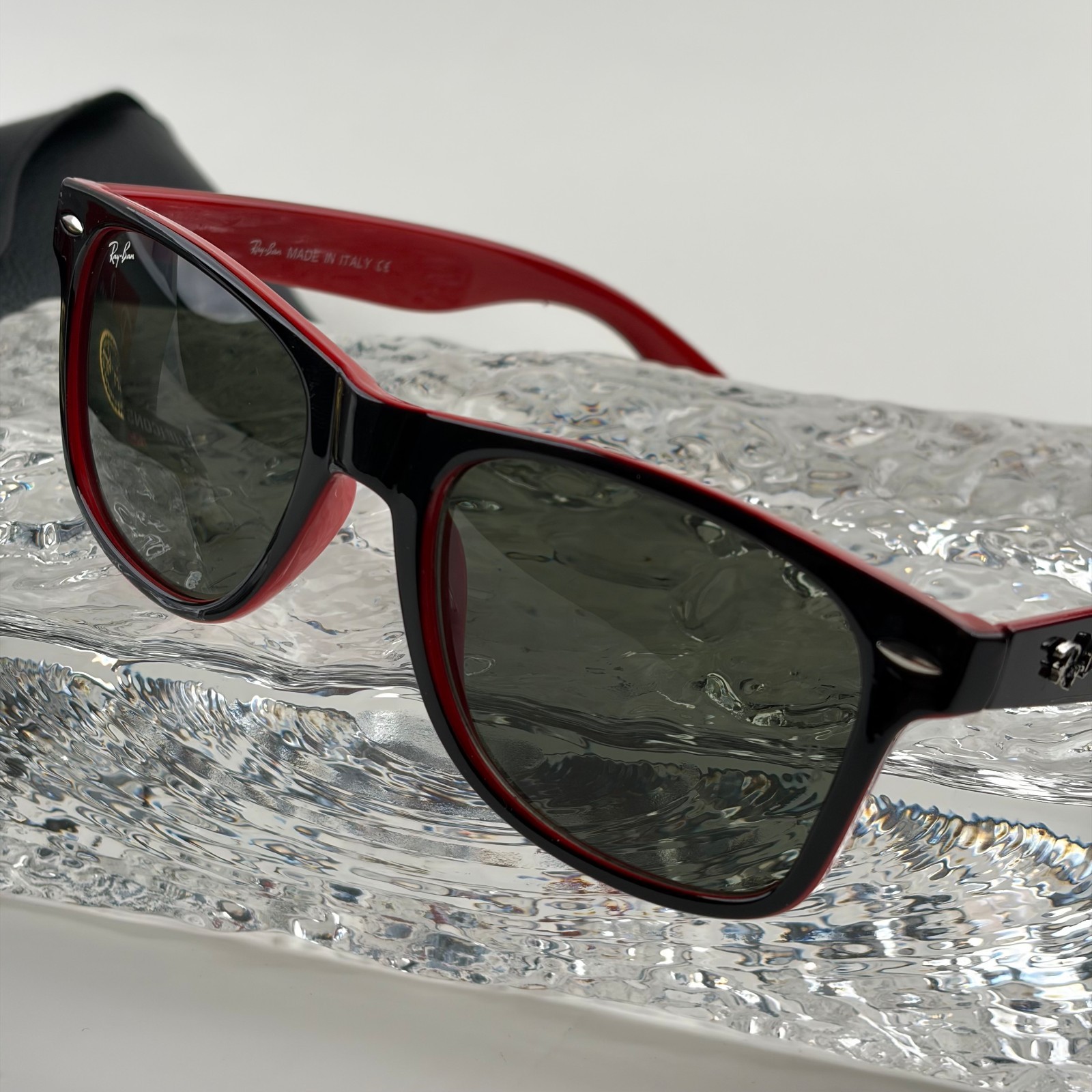 New In Box – Ray-Ban Wayfarer RB2140 Black Red Sunglasses Full Set