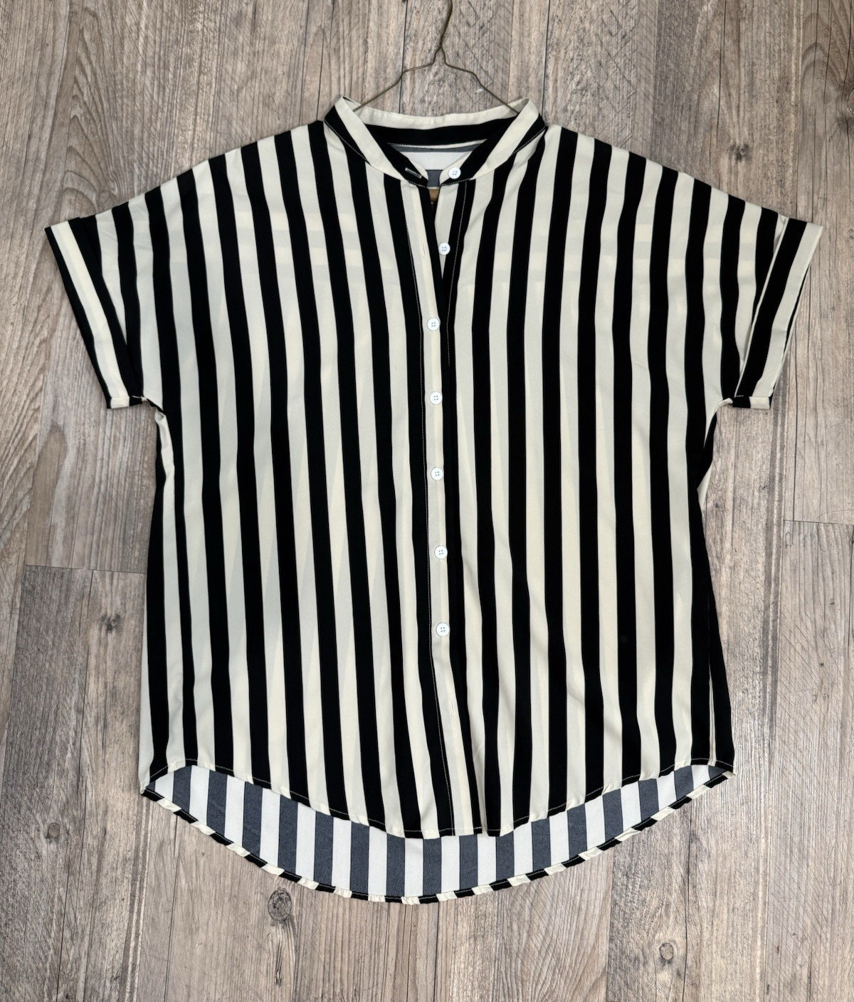 Womens Black & White Striped Collared Short Sleeve Button Front Blouse L