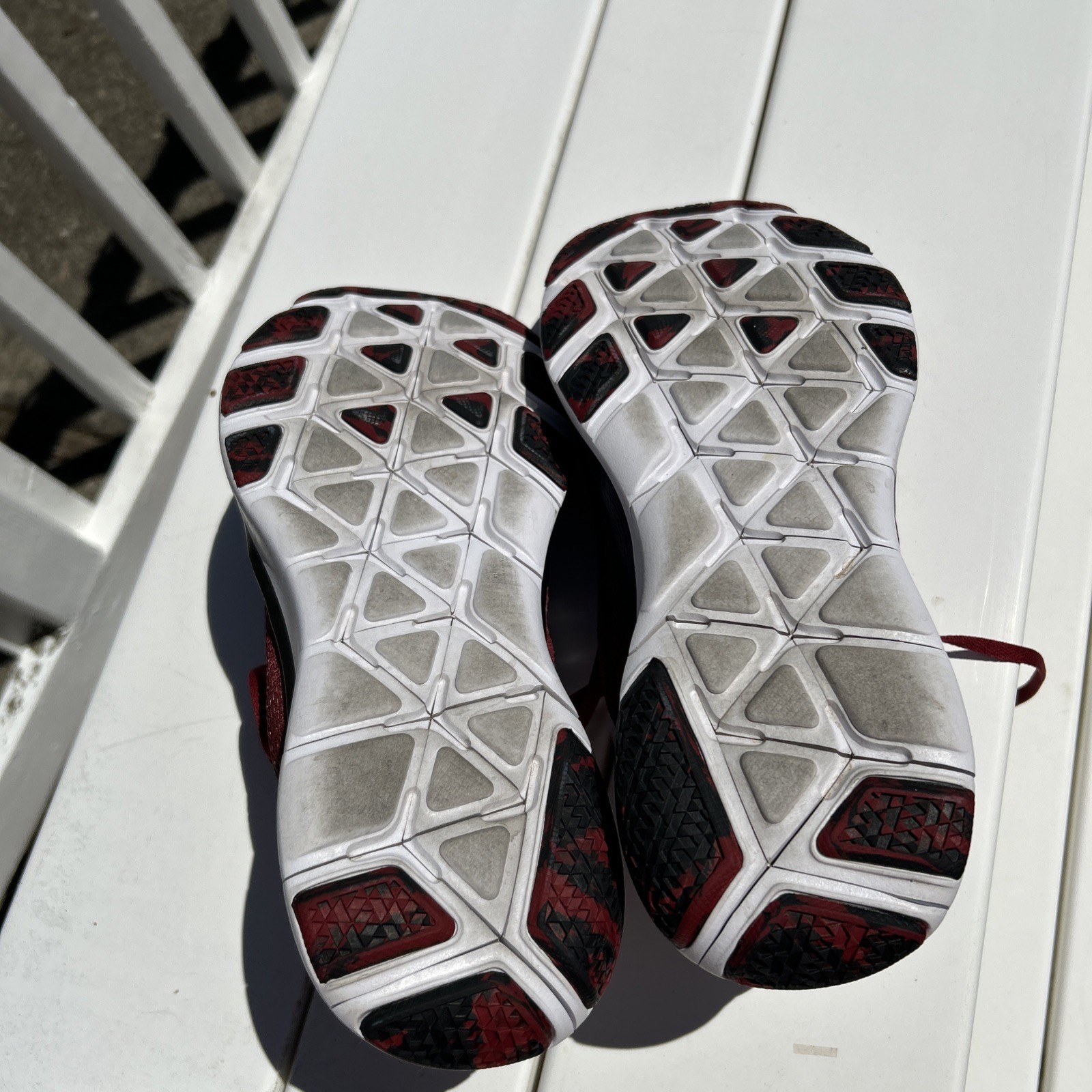 Arkansas Razorbacks Nike Free Trainer V7 Week Zero 12.5 needs eyelet fixed.