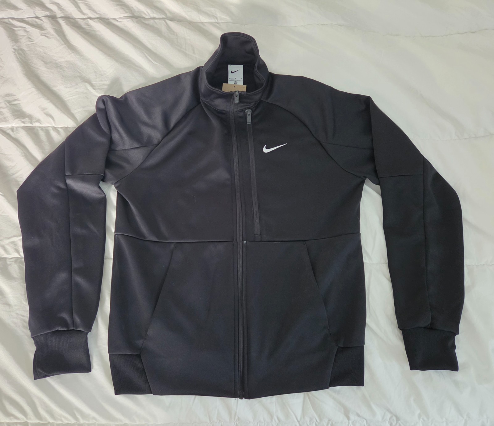 Nike Men’s Black Full-Zip Chest Swoosh Jacket Medium (M)